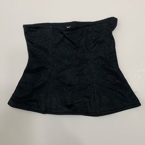Black waist clencher/shape wear